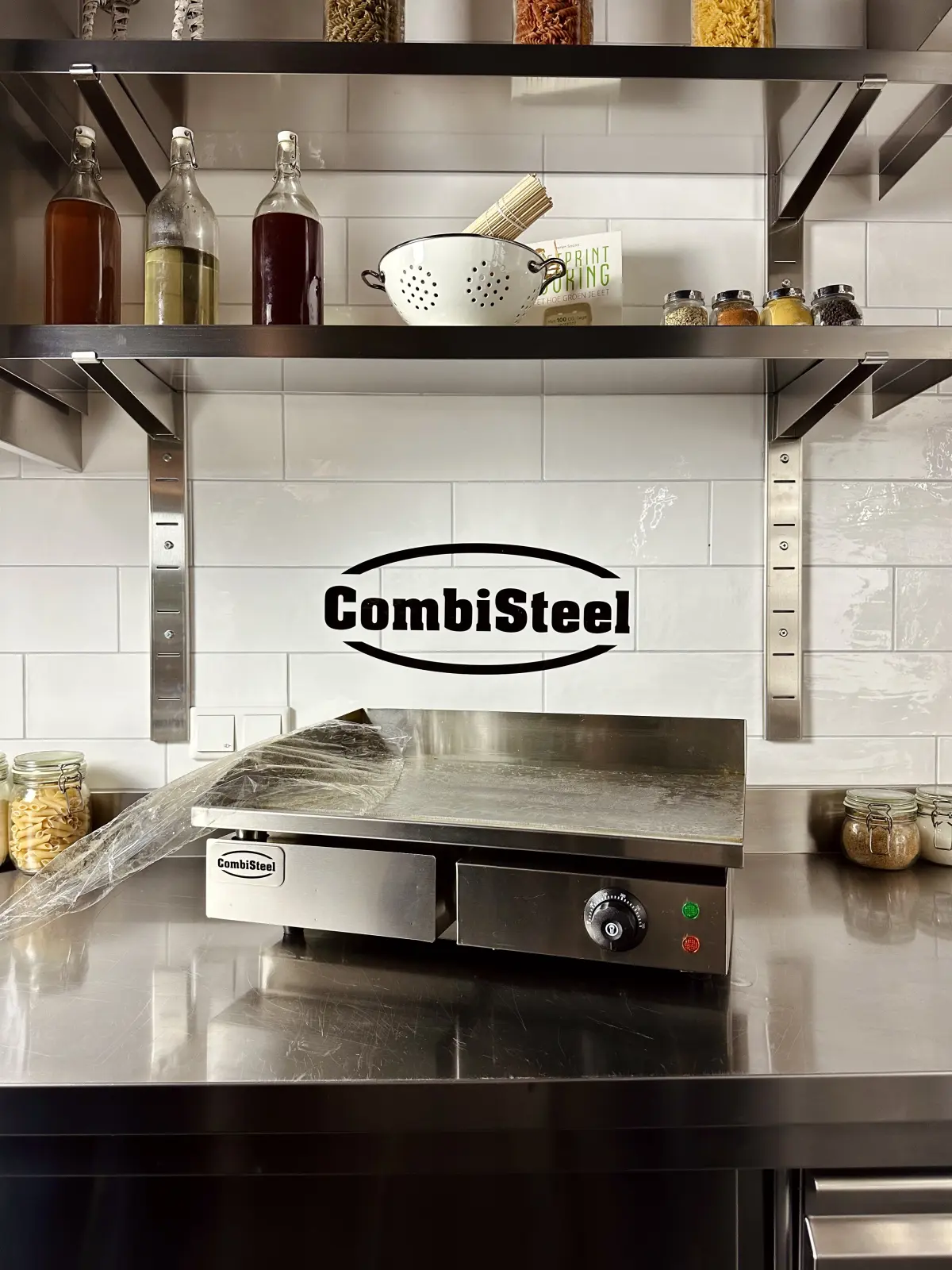 COMBISTEEL ELECTRIC FRYTOP 55X47CM